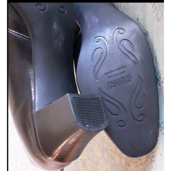 Munro American Liz Pump Black Leather Shootie Slip On Block Heel 8.5N New No Box - Picture 10 of 12